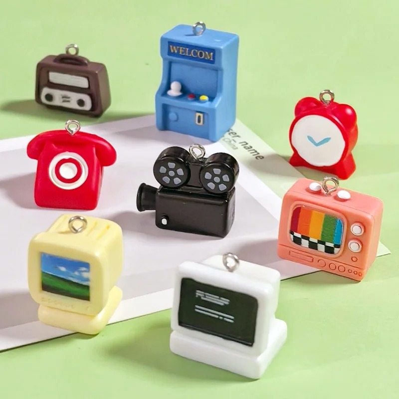 8 шт. 3D миниатюрные подвески  – обзор и цена Vintage Alarm Clock